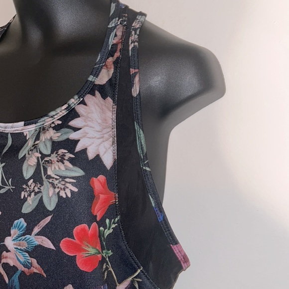 Old Navy Active Floral Tank Top - Picture 3 of 4